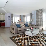 Edificio Diana Apartment