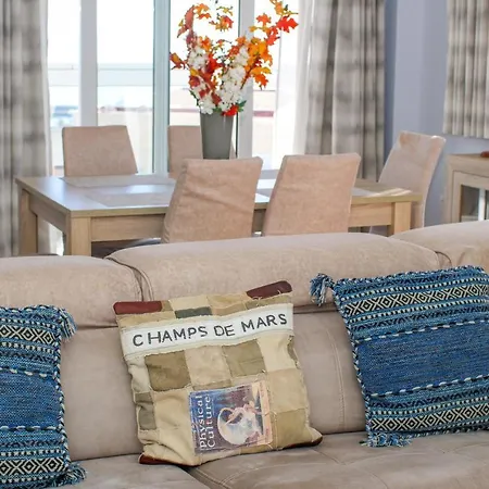 Edificio Diana Apartment